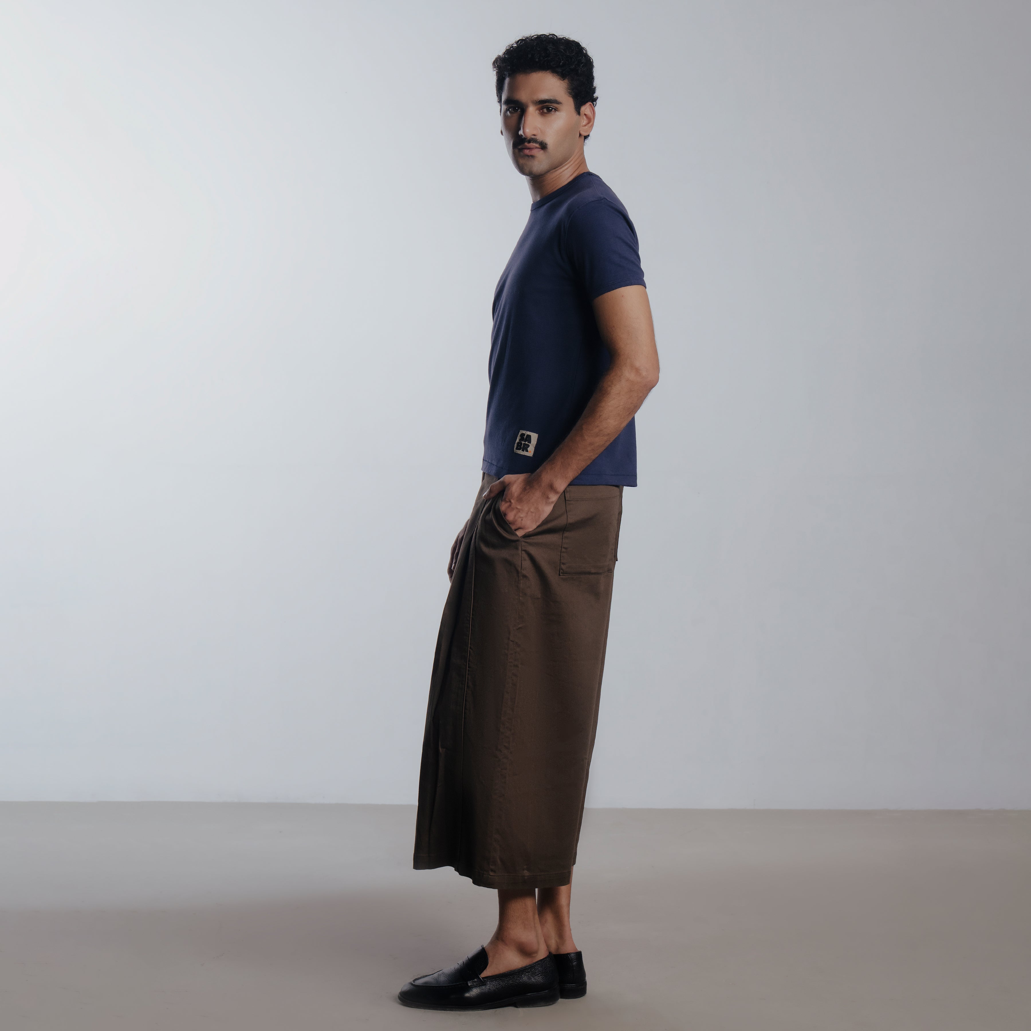 Article 111 // Slim Cropped Shirt