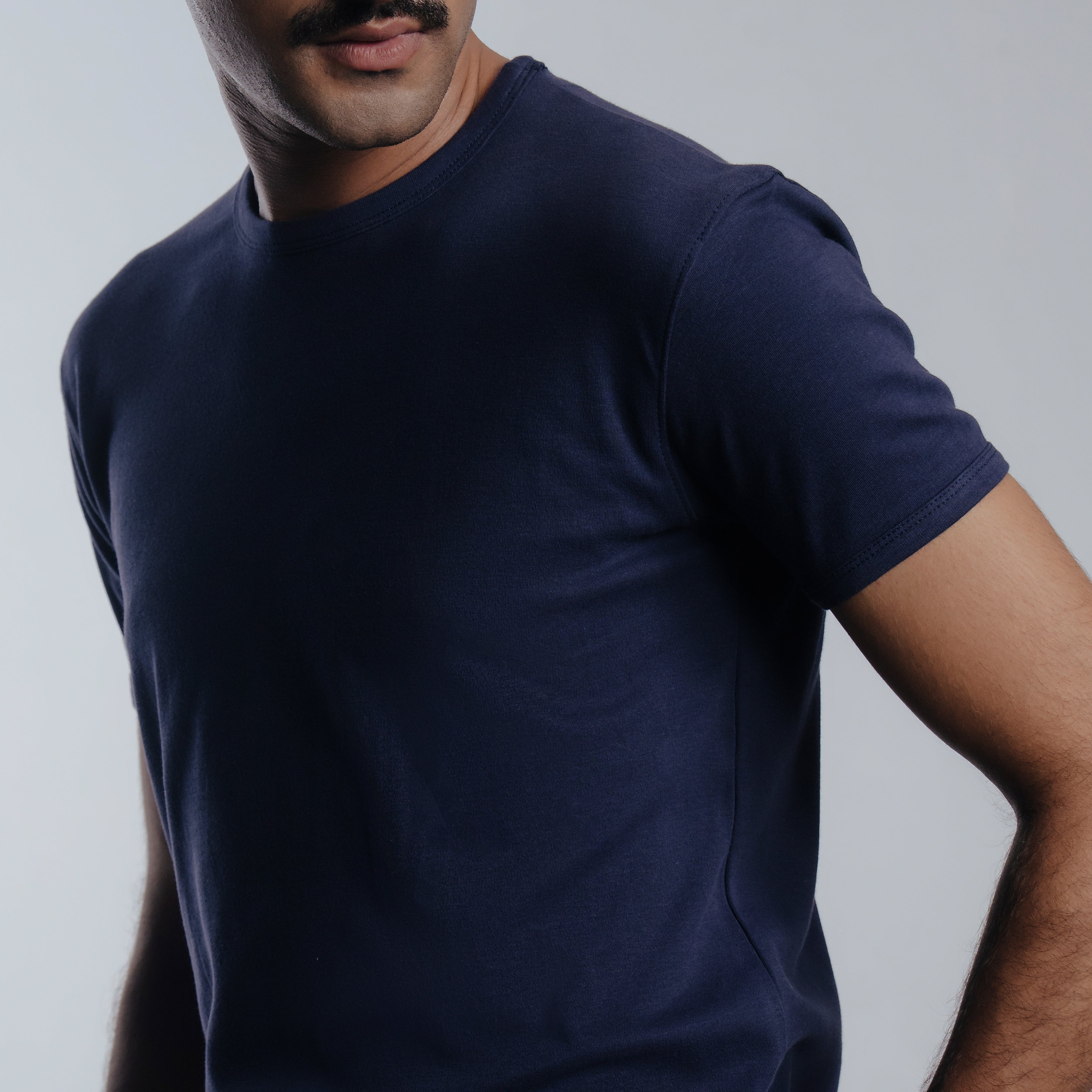 Article 111 // Slim Cropped Shirt