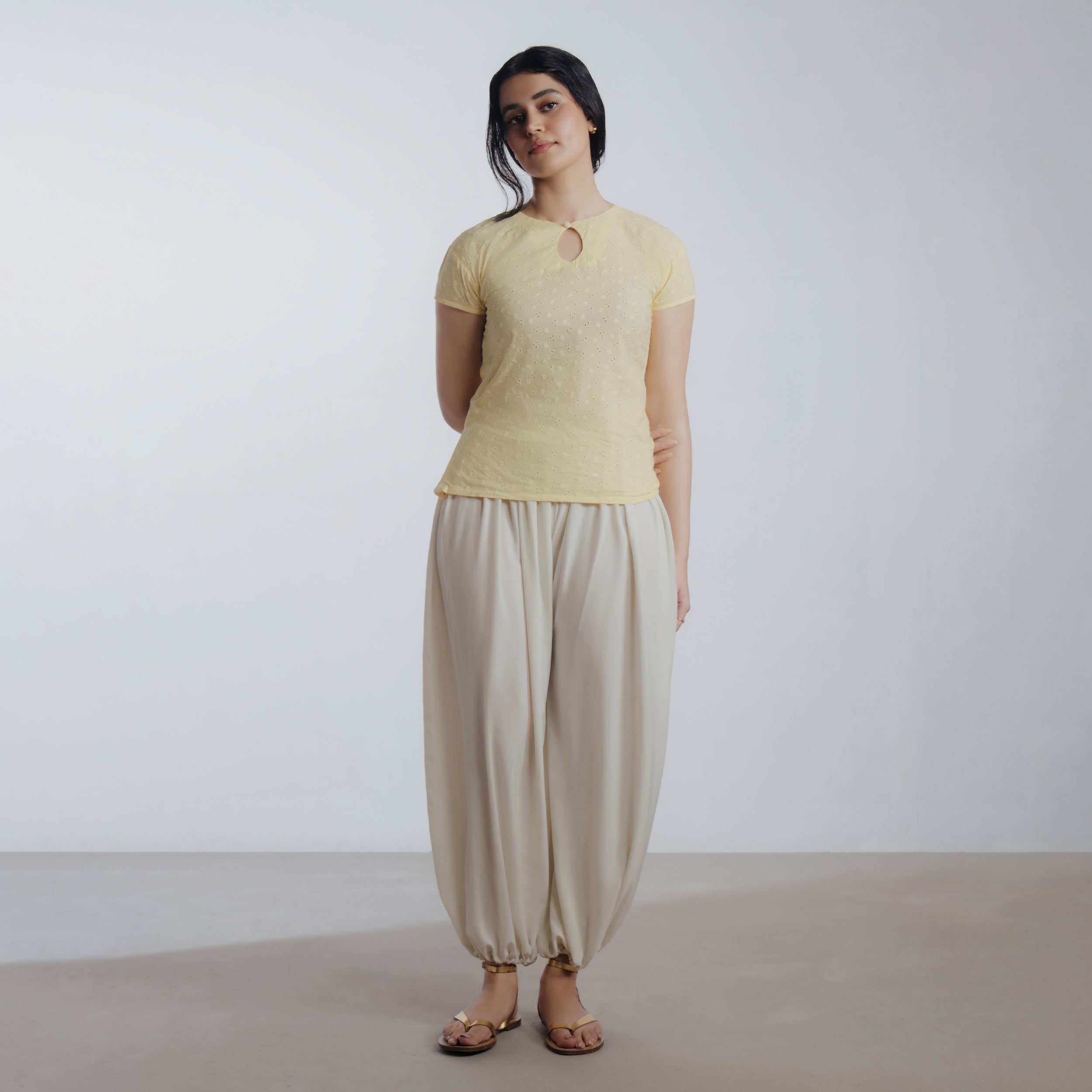 Article 116 // Chikankari Top