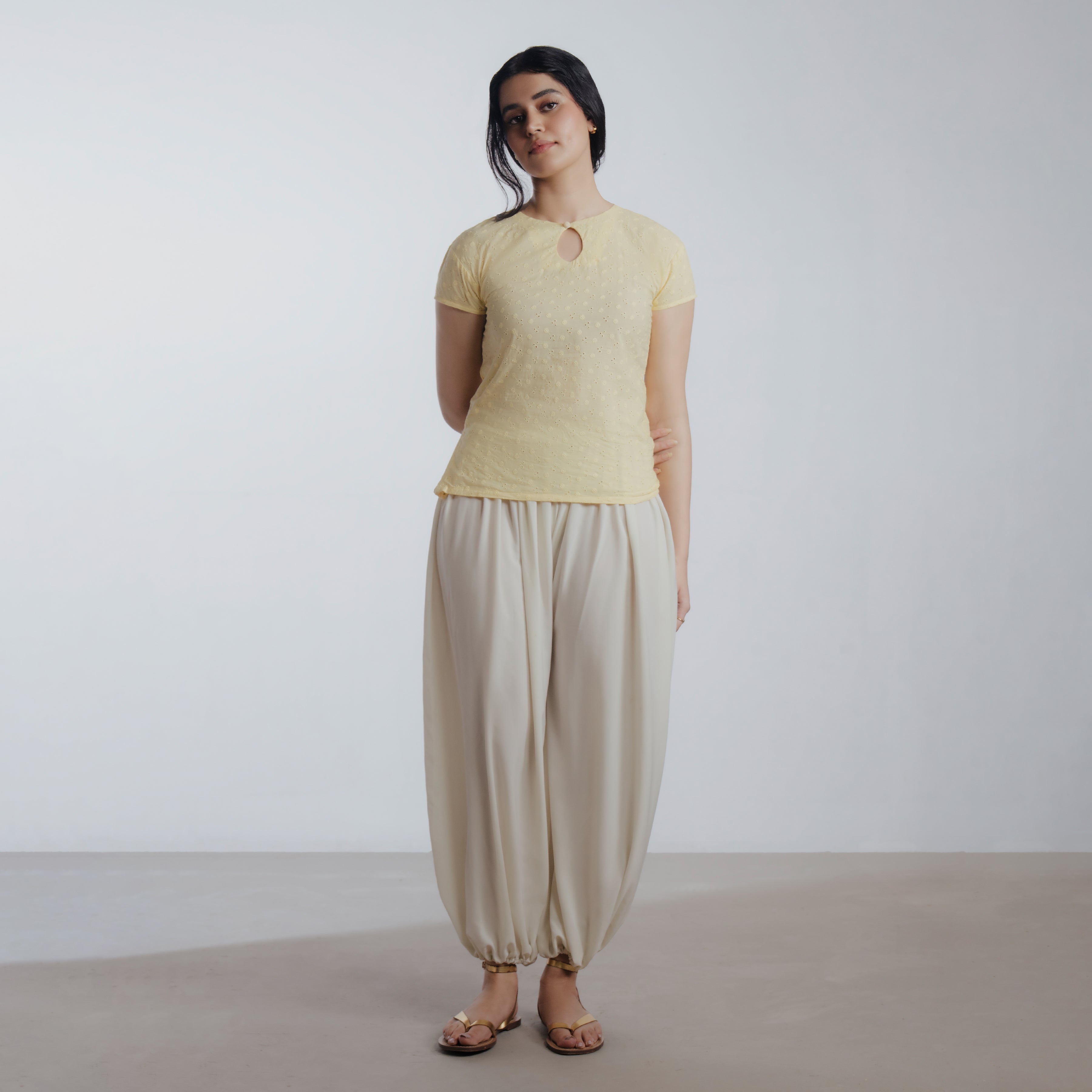 Article 116 // Chikankari Top