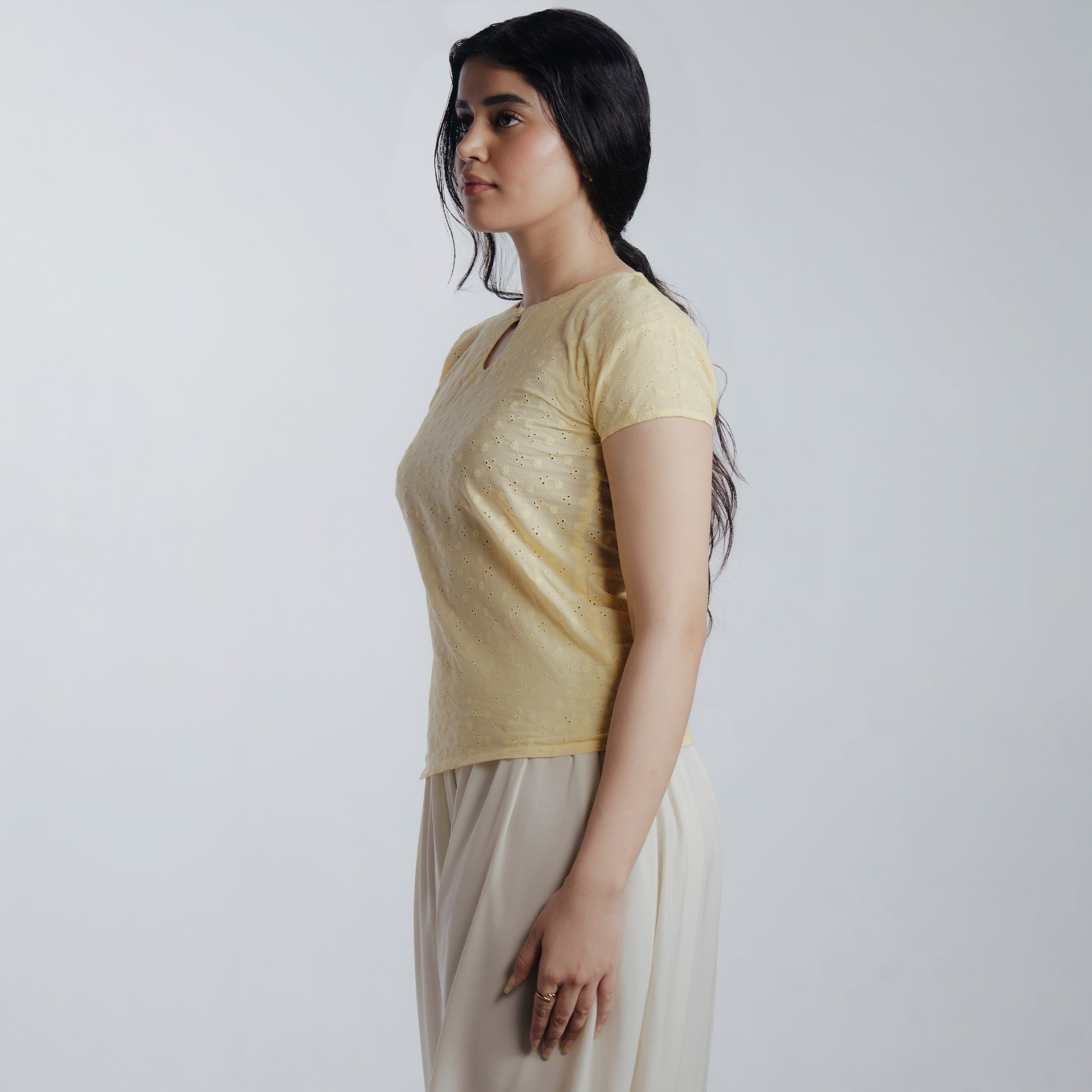Article 116 // Chikankari Top