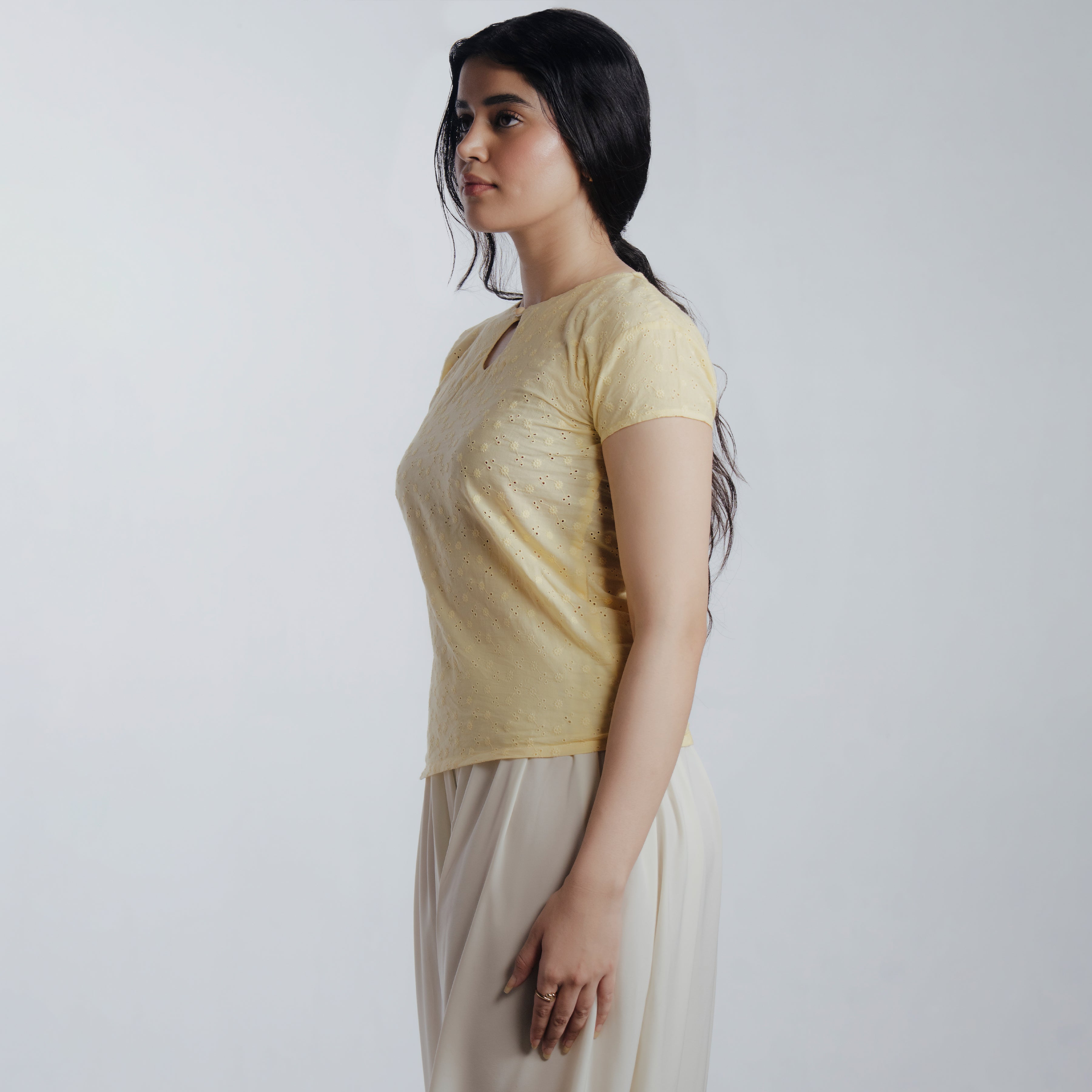 Article 116 // Chikankari Top