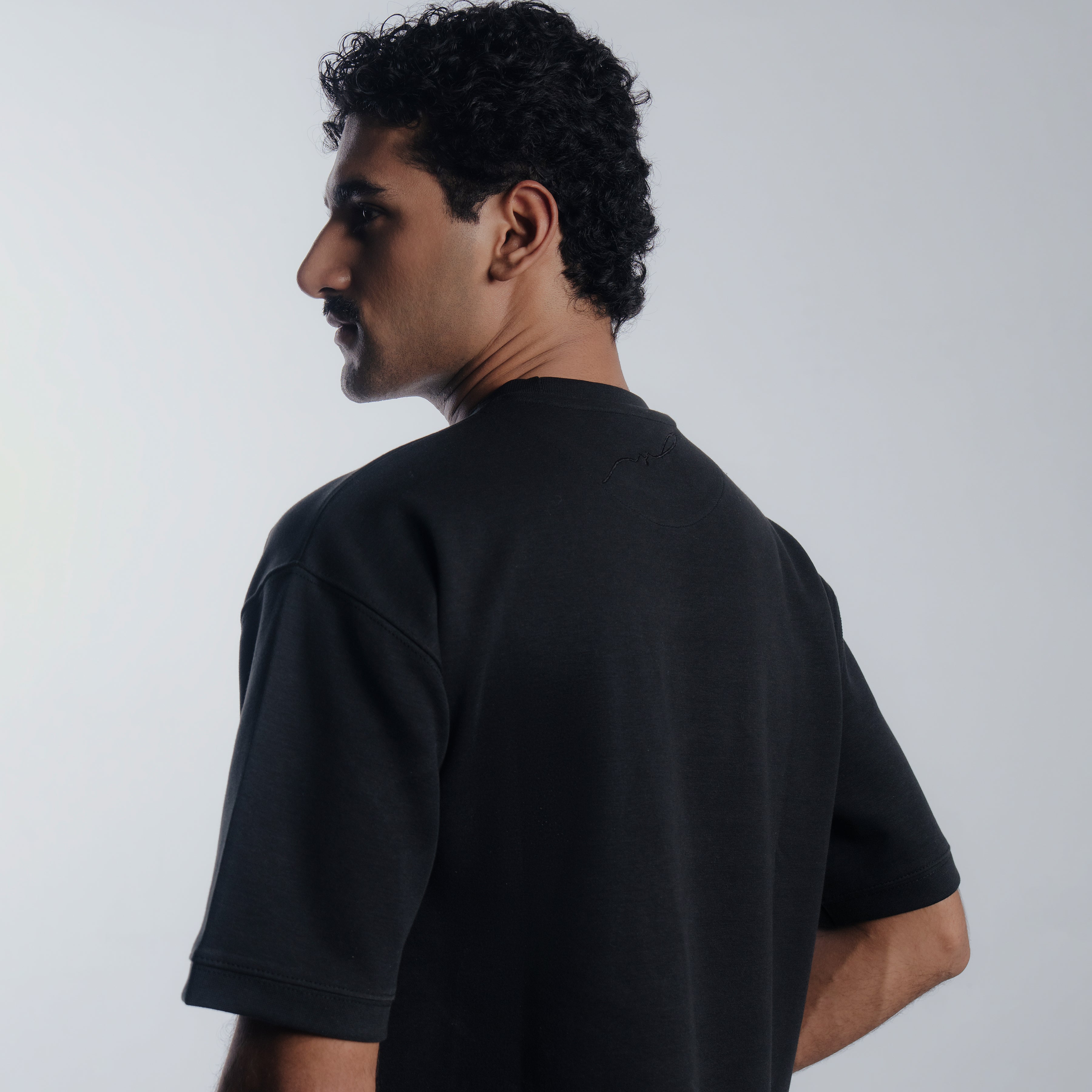 Article 108 // oversized compact sweatshirt