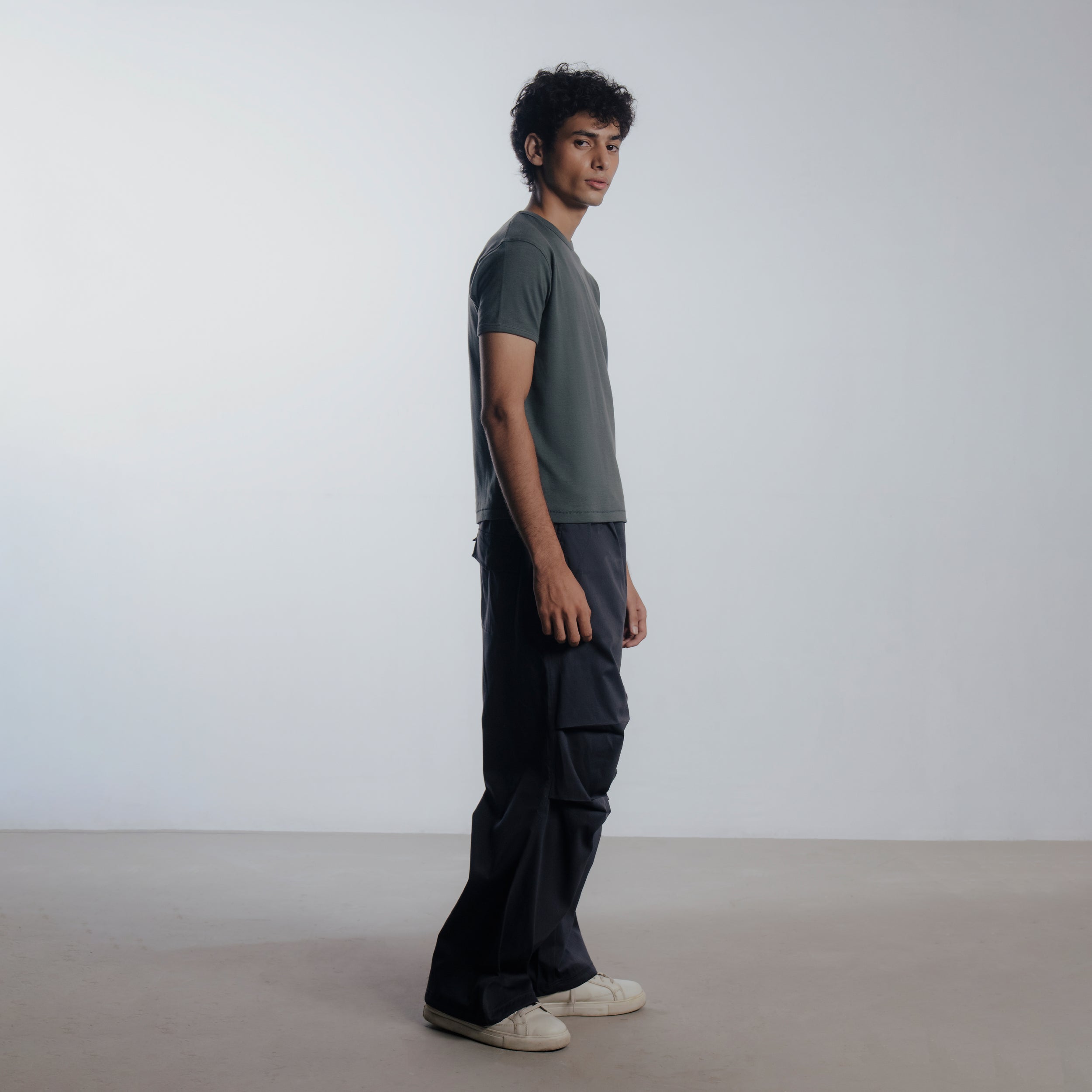 Article 112 // Slim Cropped Shirt