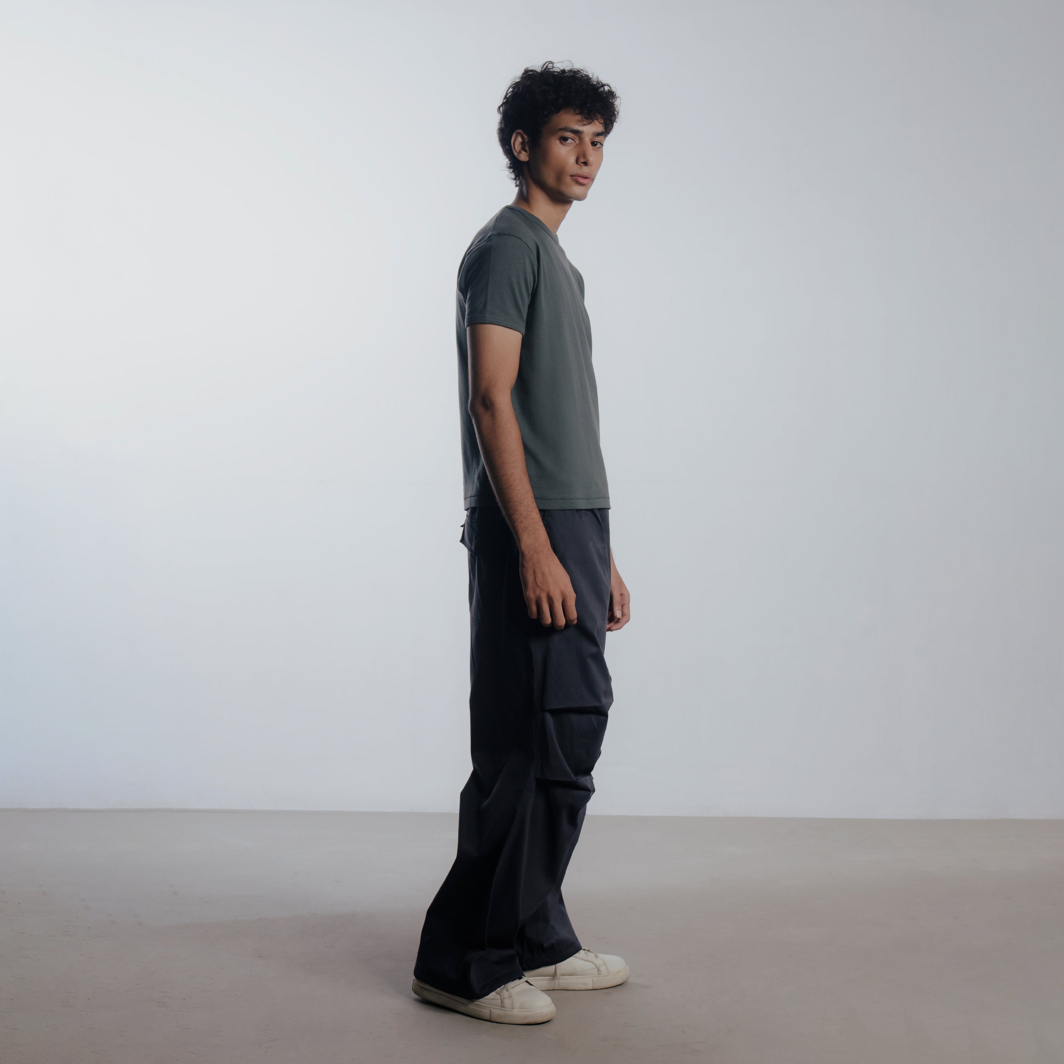 Article 112 // Slim Cropped Shirt