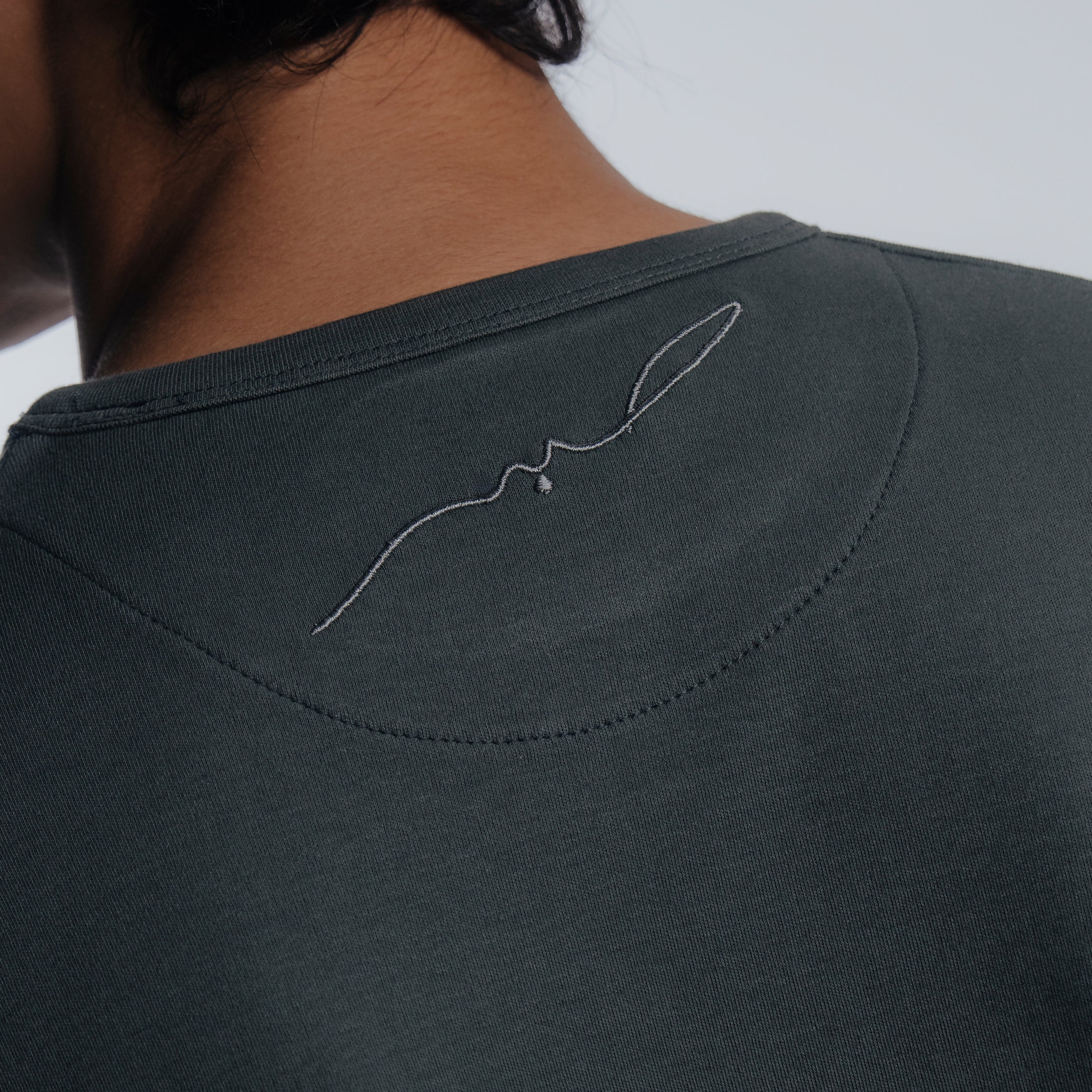 Article 112 // Slim Cropped Shirt