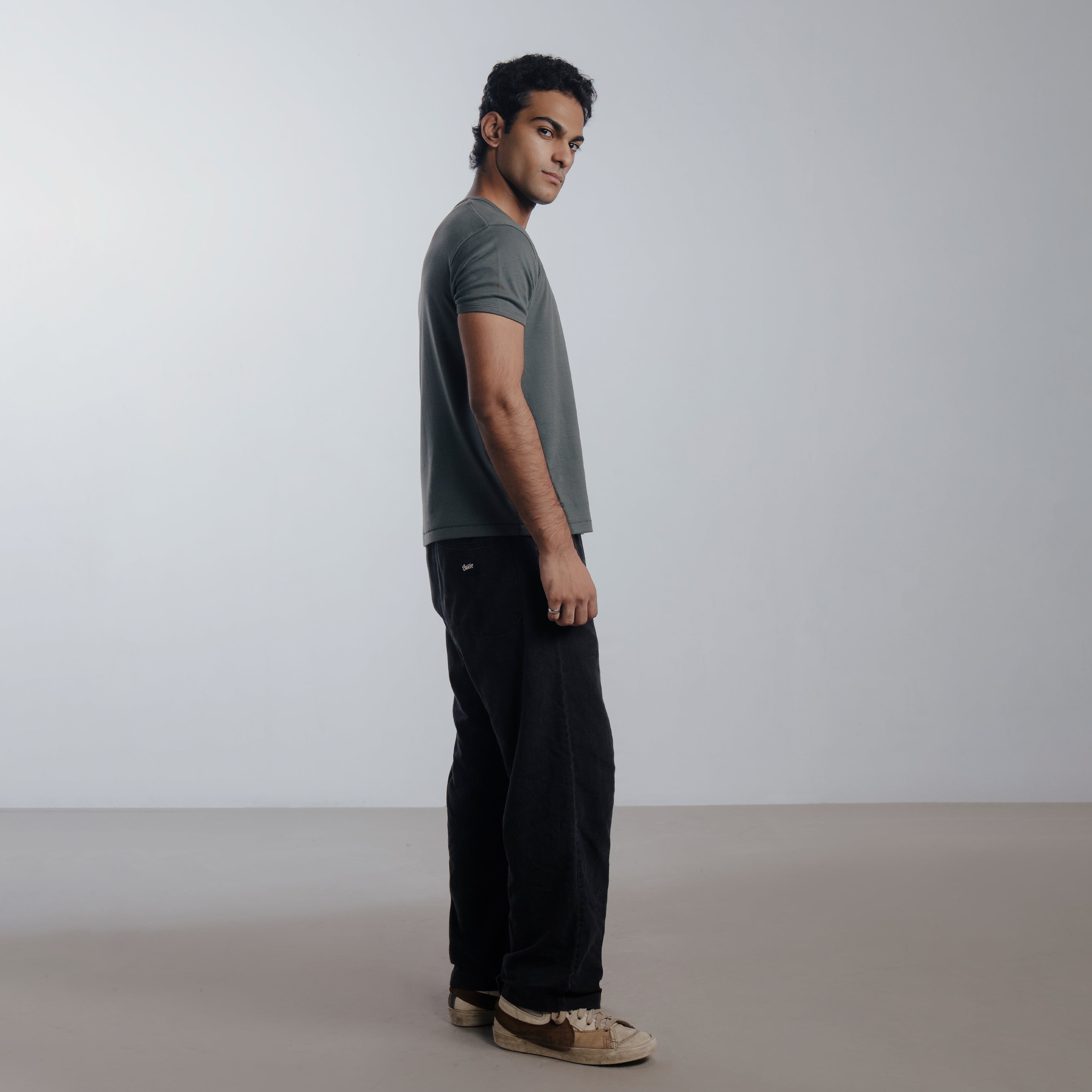 Article 112 // Slim Cropped Shirt