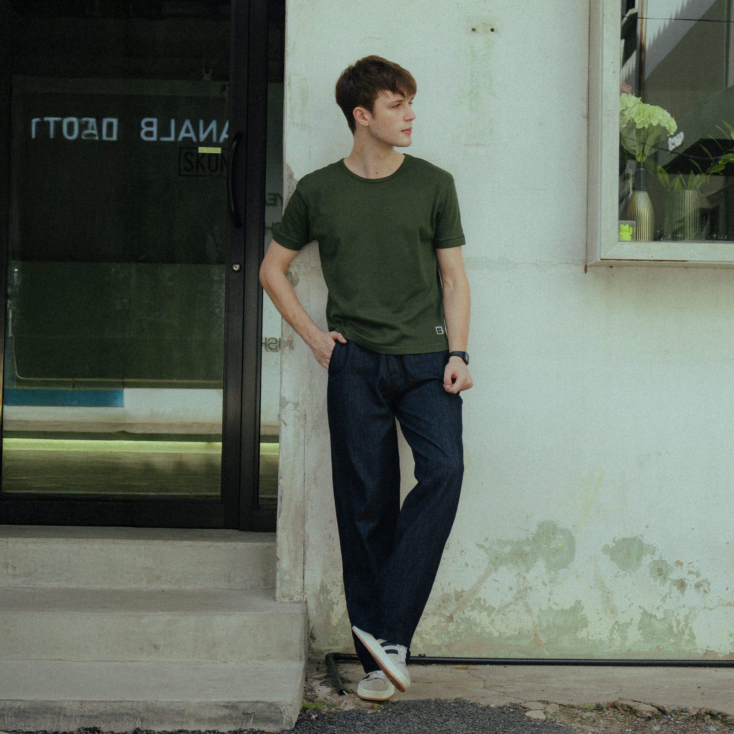 Article 043 // Slim Cropped Shirt
