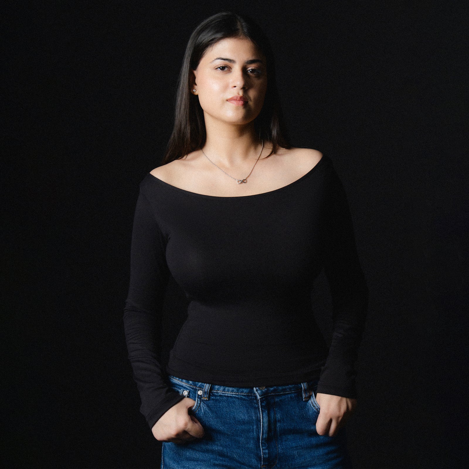 Article 061 // Scoopneck Full Sleeves Top