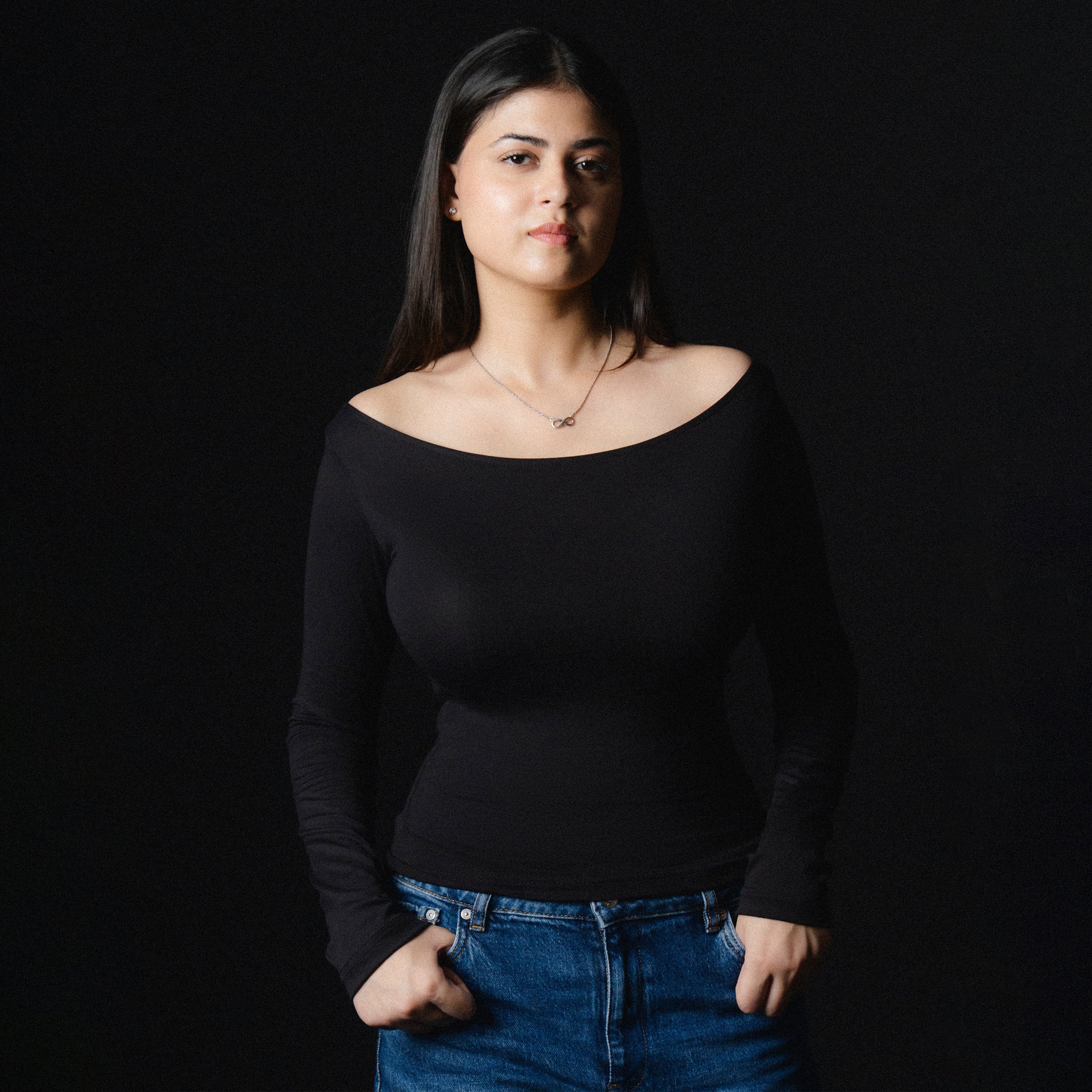 Article 061 // Scoopneck Full Sleeves Top