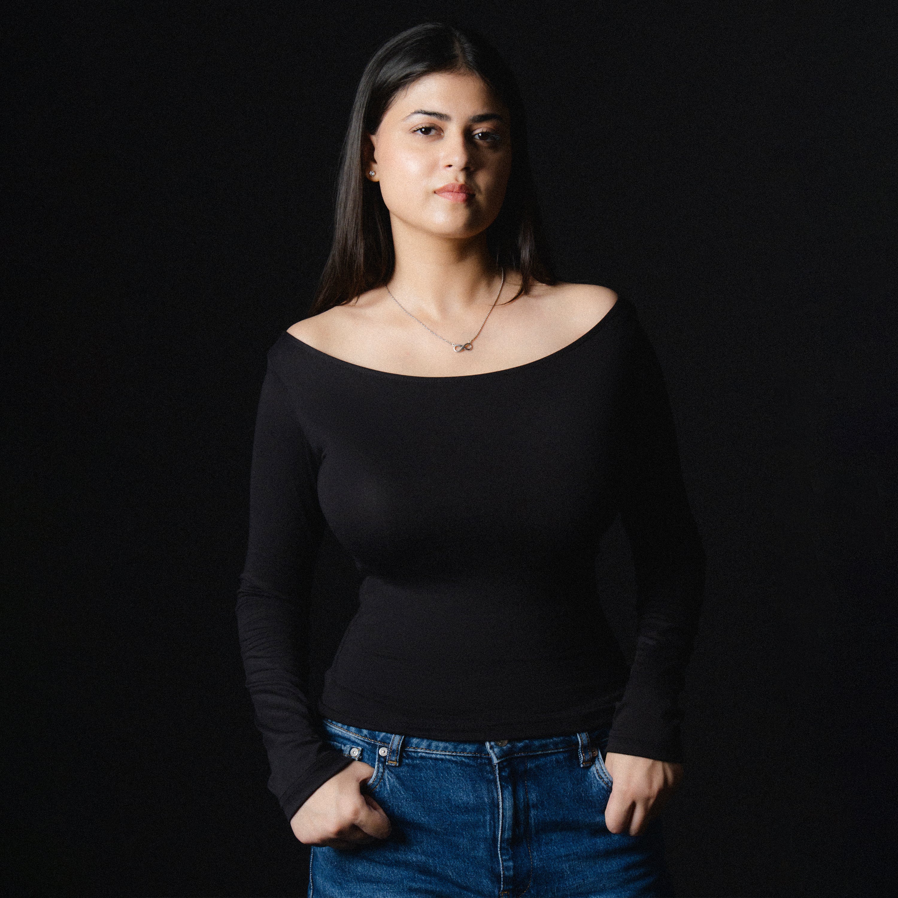 Article 061 // Scoopneck Full Sleeves Top