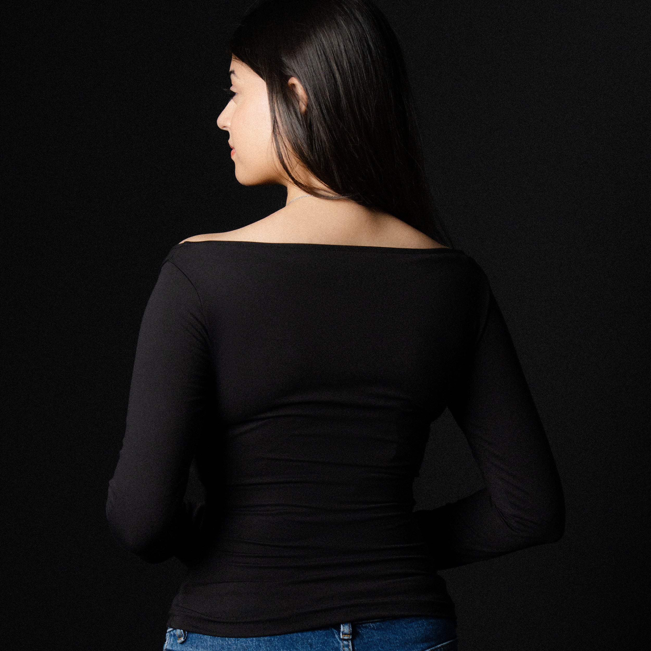 Article 061 // Scoopneck Full Sleeves Top