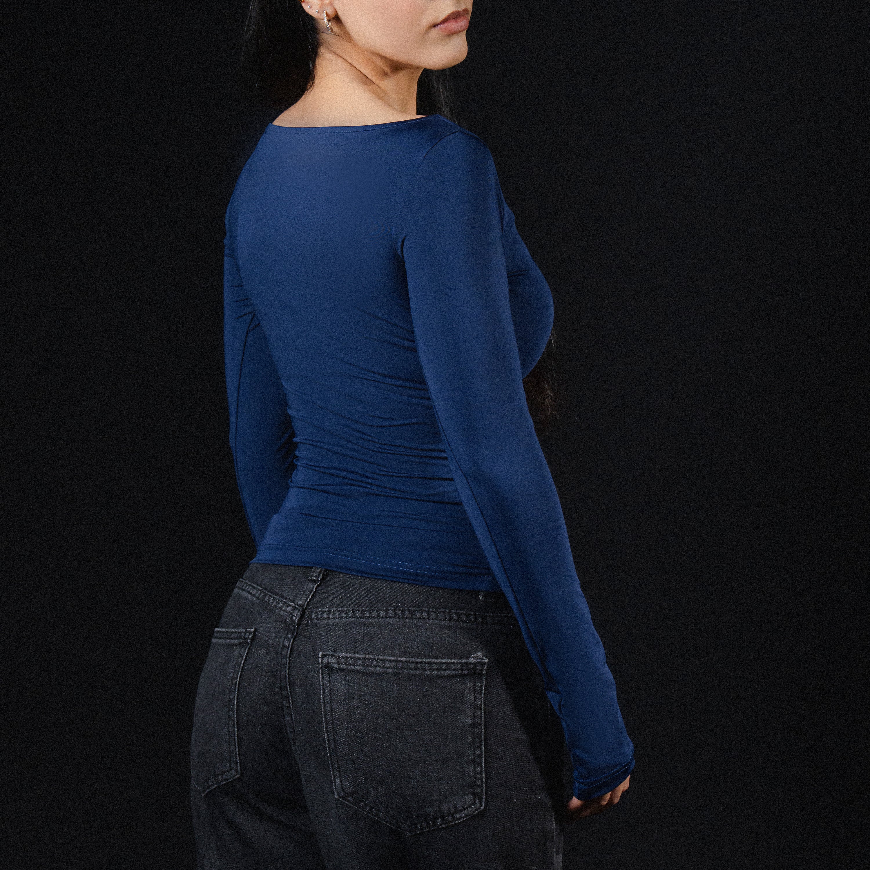 Article 060 // Scoopneck Full Sleeves Top