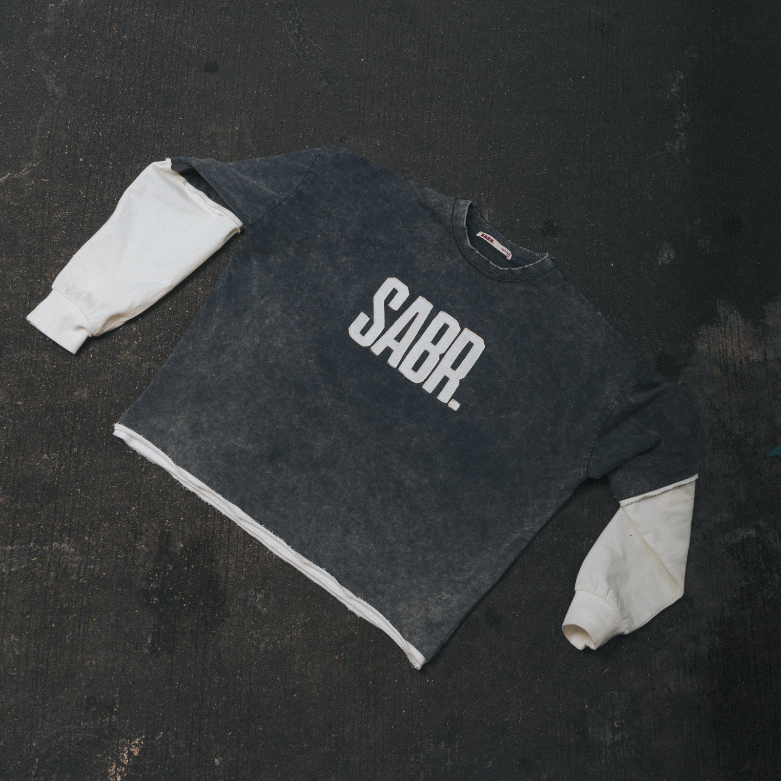 Article 077 // logo sweatshirt