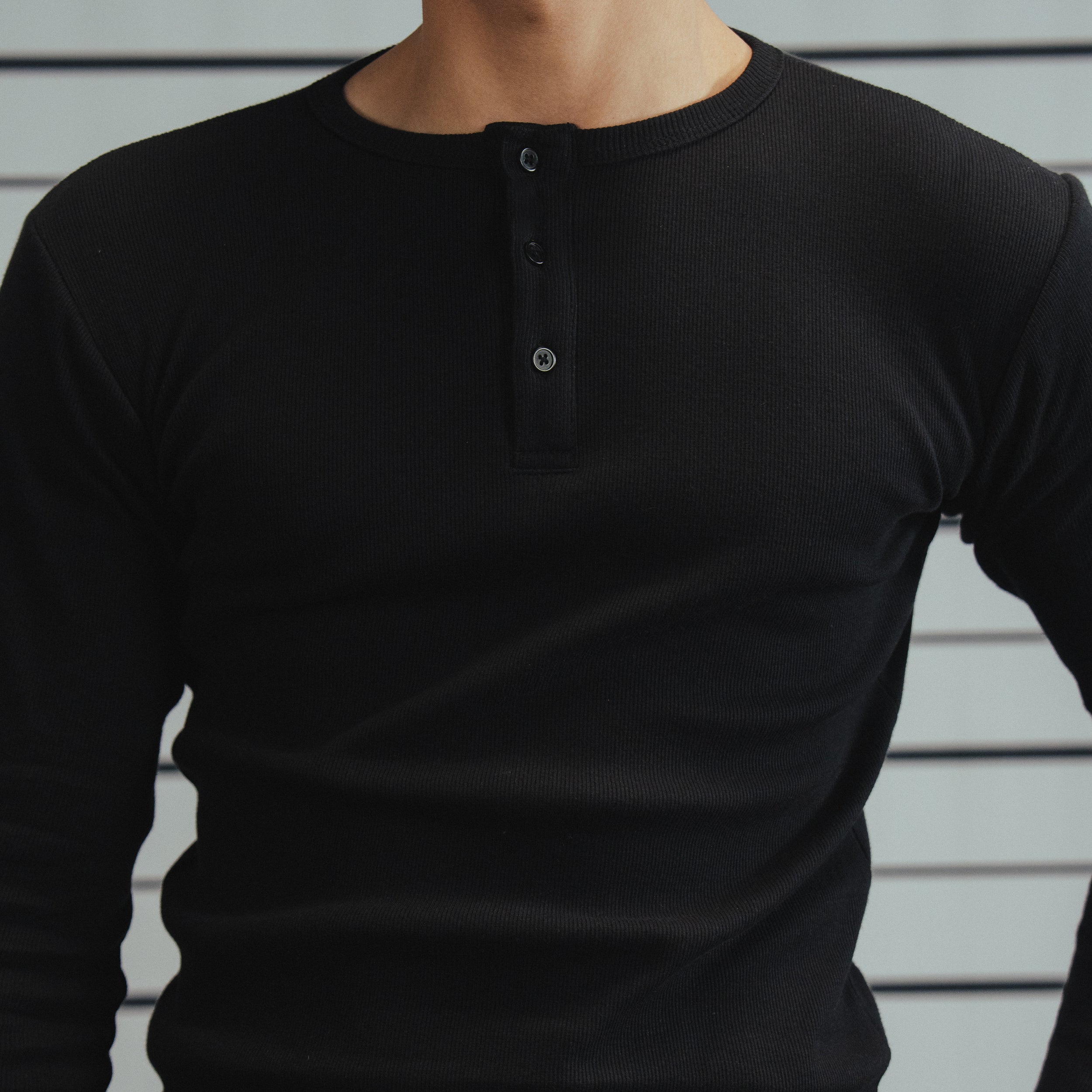 Article 071 // slim fit henley
