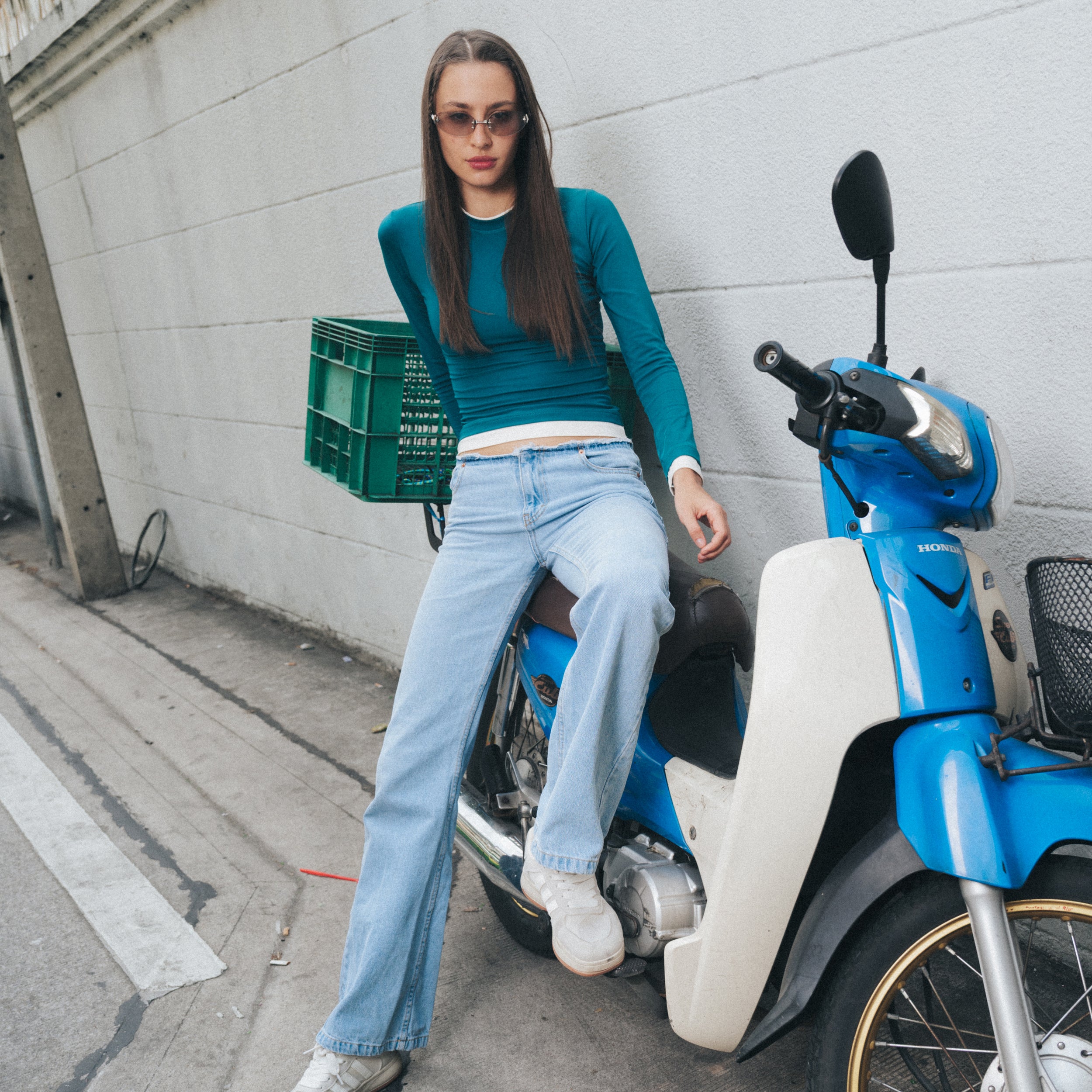 Article 085 // contrast long sleeves