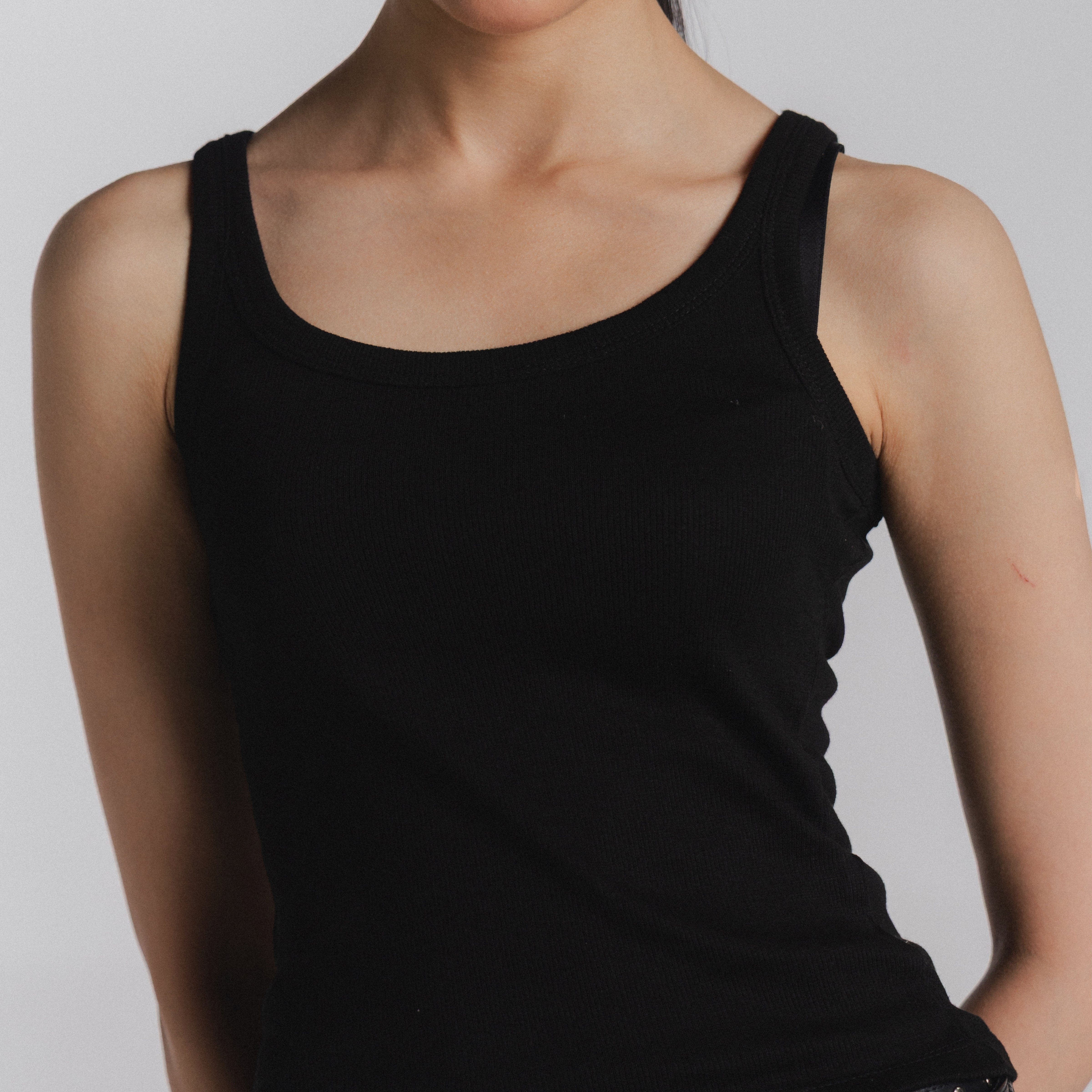 Article 095 // ribbed core tank